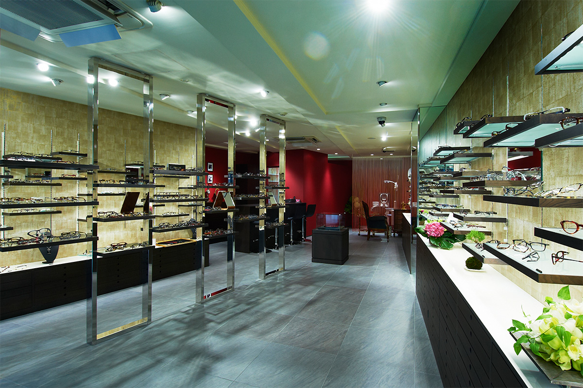 Ptolemy48 eyewear display